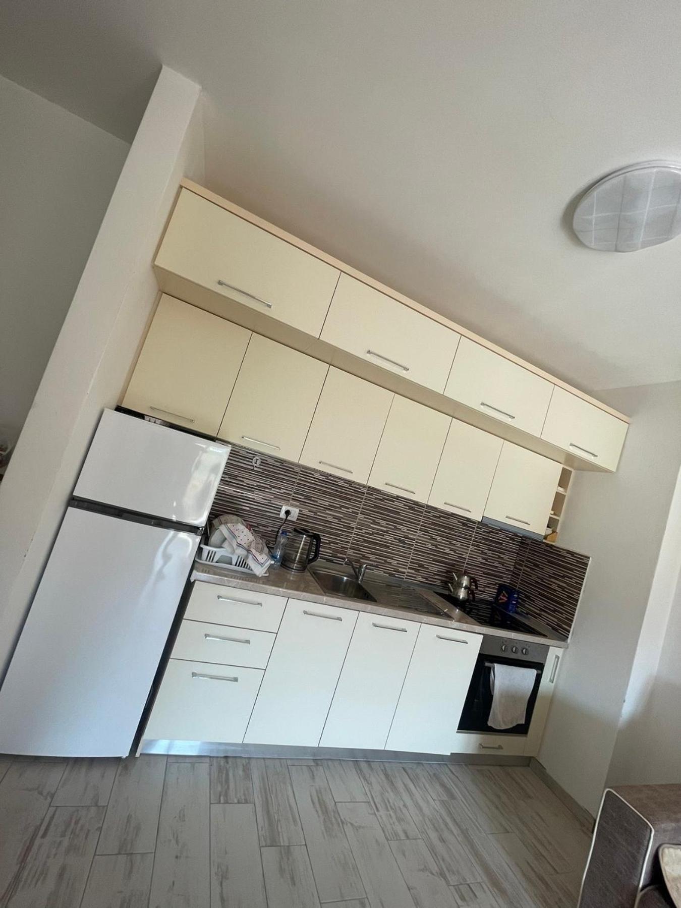 Losi Apartment Sakes